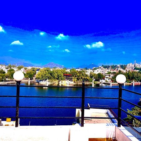 The New Lake Front Bed & Breakfast Udaipur Bagian luar foto