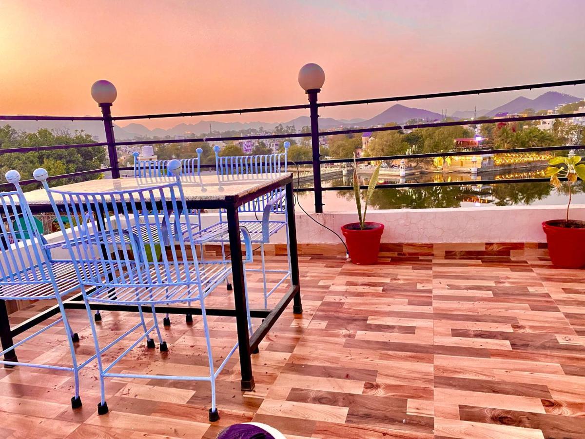 The New Lake Front Bed & Breakfast Udaipur Bagian luar foto