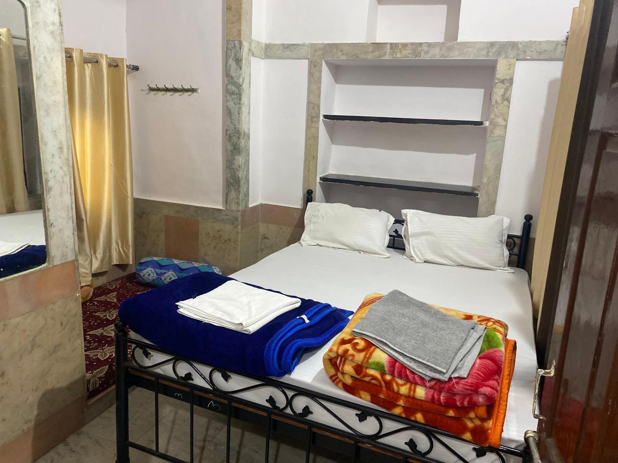 The New Lake Front Bed & Breakfast Udaipur Bagian luar foto